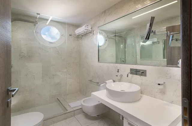 Boca Beach Residence salle de bain avec douche